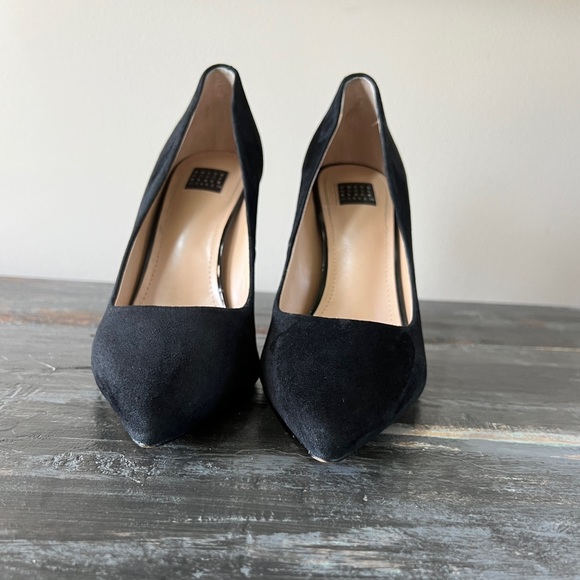 WHBM sz 8 Black, Suede Pumps with curved heel. Like new!!! - Picture 6 of 10